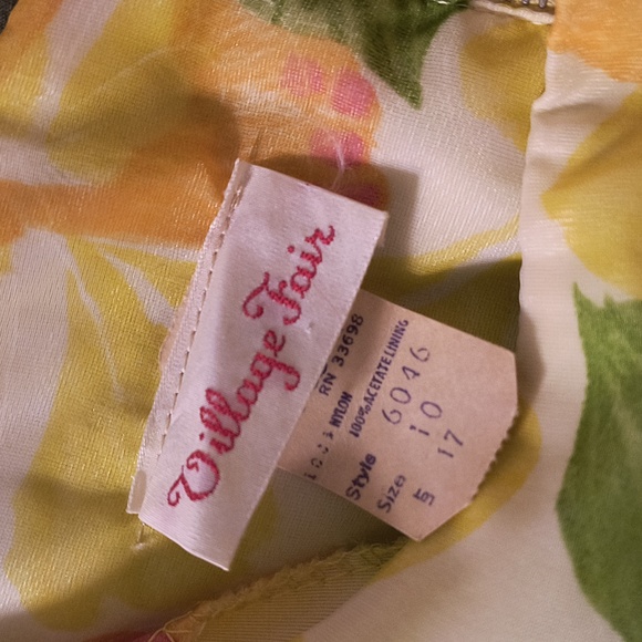 60's Vintage Floral Dress with original tags - Picture 3 of 10